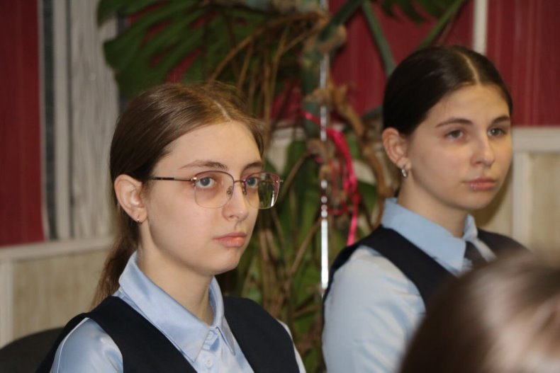 Накануне Дня единения народов Беларуси и России в Октябрьской районной библиотеке состоялась диалоговая площадка "Союзное государство - общая история, общая судьба". - 5360162431879