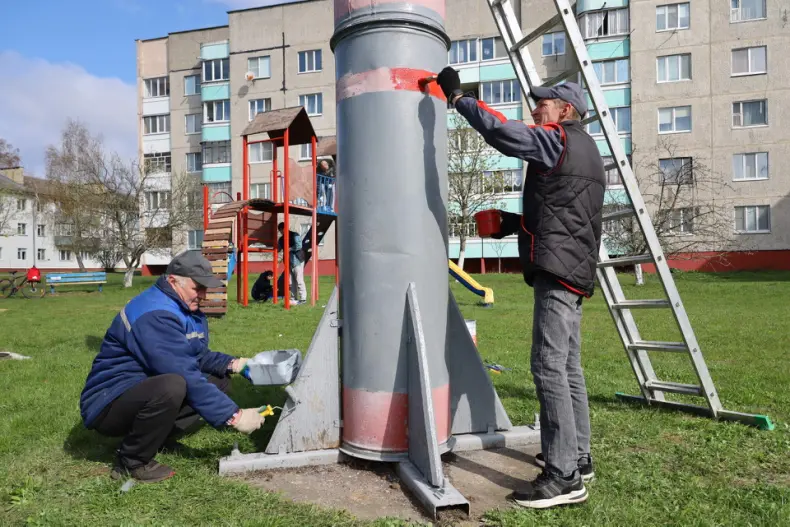 В Октябрьском проходит республиканский субботник. - 5360349508487