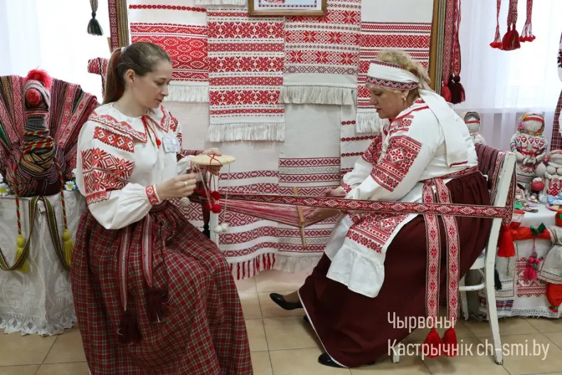 В центре досуга прошел отчетный концерт Октябрьского района "Песни нашей души" - 5360420507783