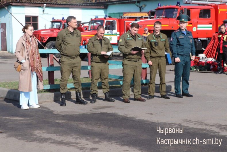 В Октябрьском лесхозе  на базе ремонтно-механических мастерских прошел ежегодный смотр-конкурс лесной охраны. - 5360178911111