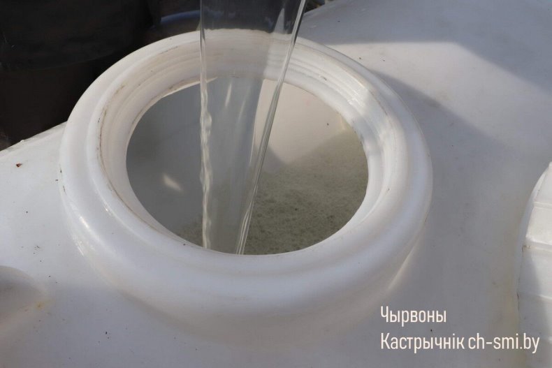 В Октябрьском лесхозе идет активная  заготовка березового сока. - 5360161186183