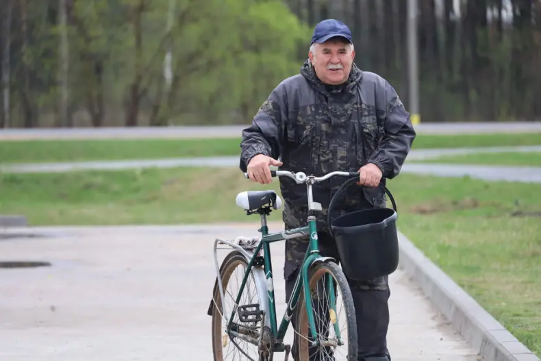 В Октябрьском проходит республиканский субботник. - 5360349448327