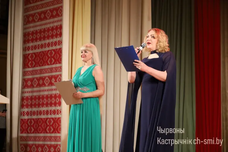 В Октябрьском центре досуга прошло праздничное мероприятие, посвященное Дню единения народов Беларуси и России - 5360171856263