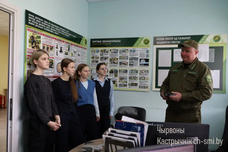 «Вместе строим Беларусь» — под таким названием в Гомельской области проходит патриотическая акция, Она приурочена к Празднику труда. - 5360424353671