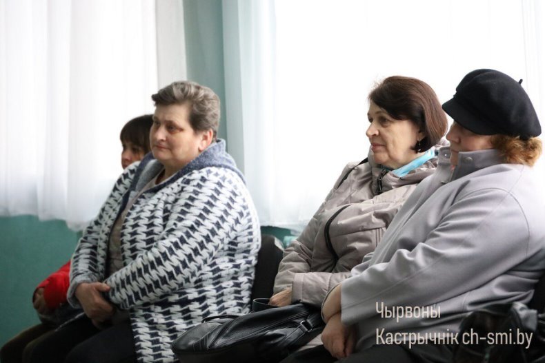 Сегодня в агрогородках Мойсеевка и Рассвет состоялась информационная встреча с участием представителей Октябрьского райисполкома. - 5360454727559