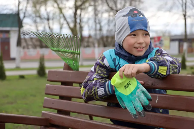 В Октябрьском проходит республиканский субботник. - 5360349407111