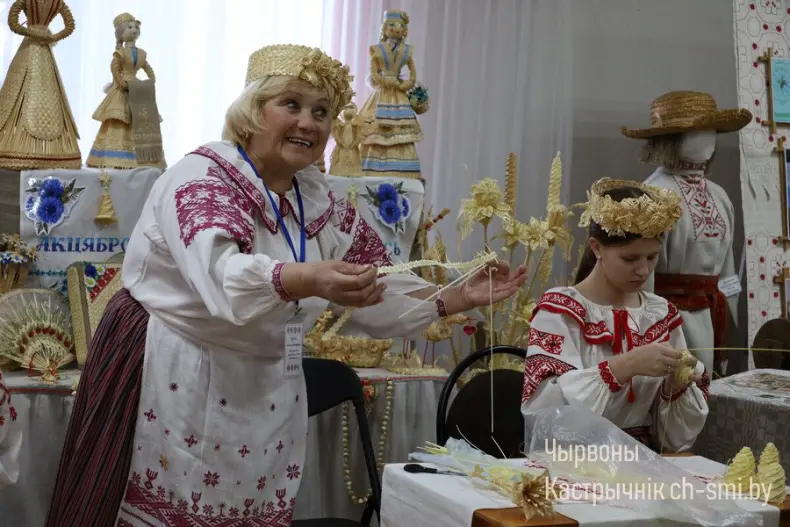В центре досуга прошел отчетный концерт Октябрьского района "Песни нашей души" - 5360420509063