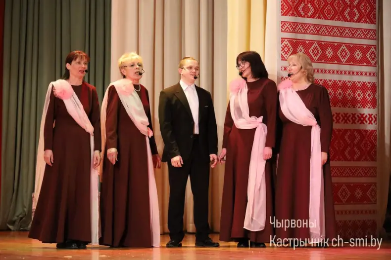 В Октябрьском центре досуга прошло праздничное мероприятие, посвященное Дню единения народов Беларуси и России - 5360171853447