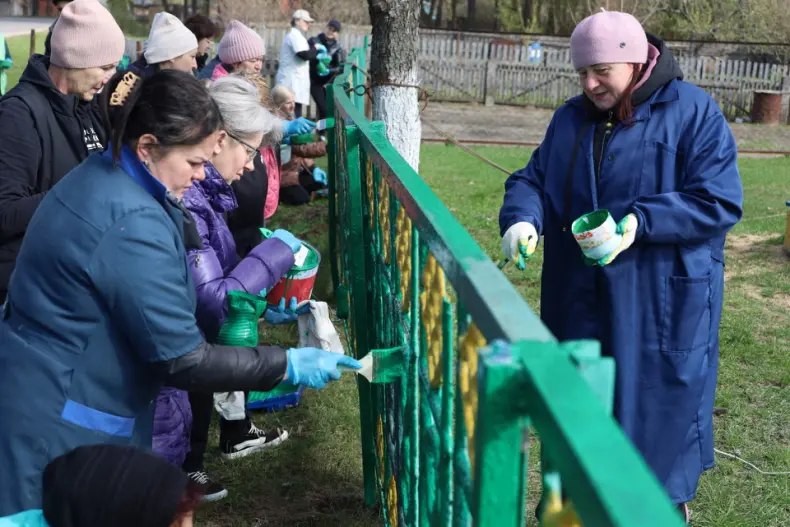 В Октябрьском проходит республиканский субботник. - 5360349504903