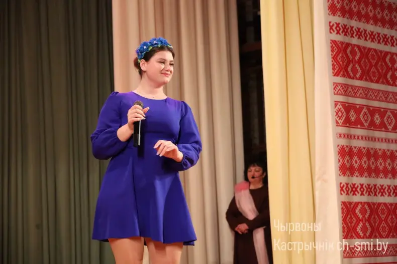 В Октябрьском центре досуга прошло праздничное мероприятие, посвященное Дню единения народов Беларуси и России - 5360171853703