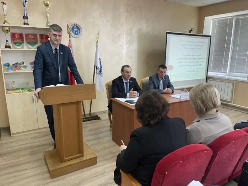 Сегодня в Октябрьском в рамках недели "Нулевого травматизма"  на базе Октябрьского РЭС филиала "Речицкие электрические сети" РУП "Гомельэнерго" прошел районный День охраны труда. - 5360342569351