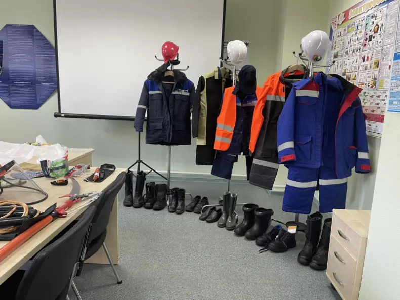 Сегодня в Октябрьском в рамках недели "Нулевого травматизма"  на базе Октябрьского РЭС филиала "Речицкие электрические сети" РУП "Гомельэнерго" прошел районный День охраны труда. - 5360342569863