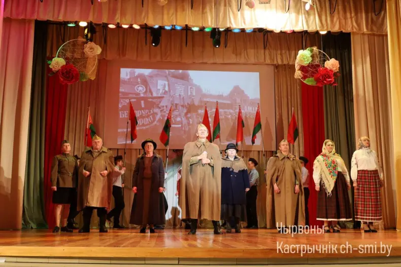 В центре досуга прошел отчетный концерт Октябрьского района "Песни нашей души" - 5360420519815