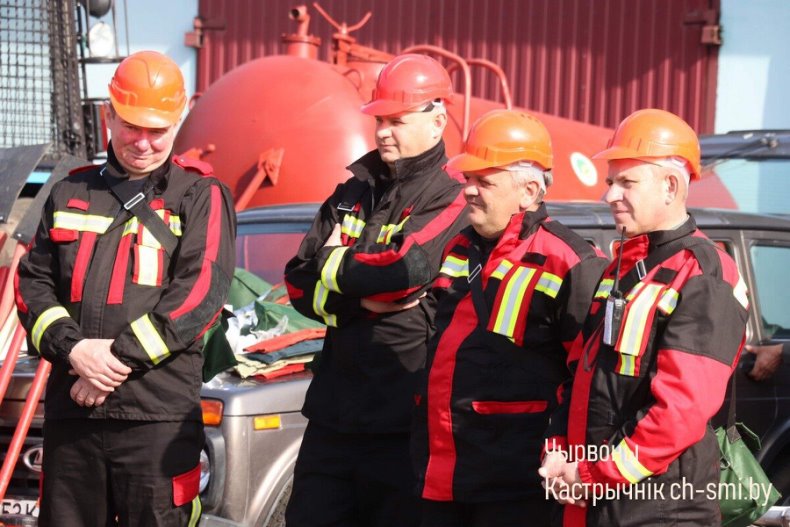 В Октябрьском лесхозе  на базе ремонтно-механических мастерских прошел ежегодный смотр-конкурс лесной охраны. - 5360178908807