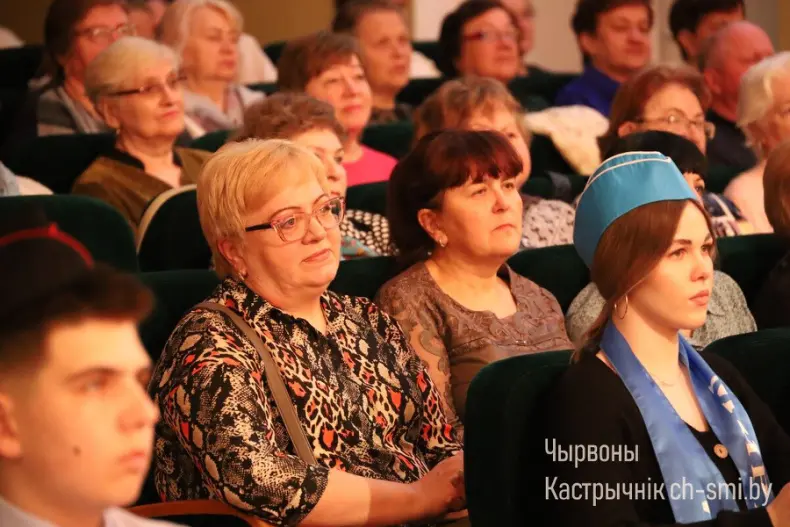 В Октябрьском центре досуга прошло праздничное мероприятие, посвященное Дню единения народов Беларуси и России - 5360171854215