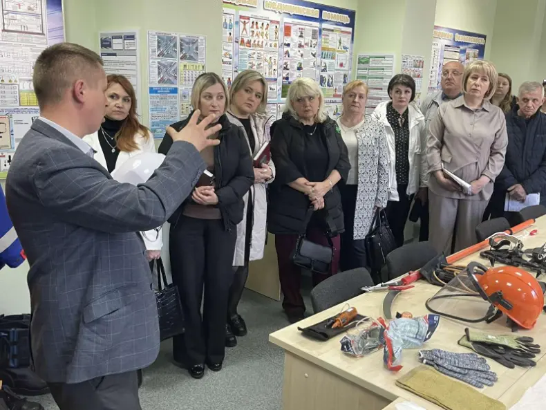 Сегодня в Октябрьском прошел районный День охраны труда на базе Октябрьского РЭС филиала "Речицкие электрические сети" РУП "Гомельэнерго". - 5360342577543