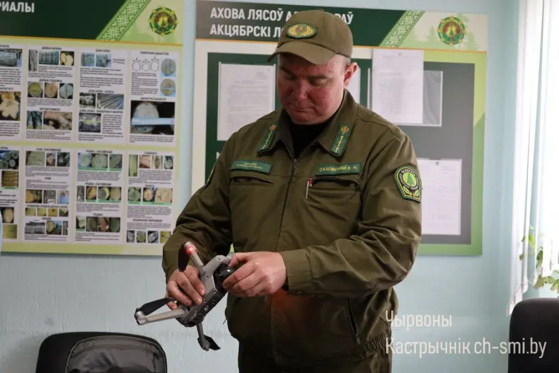 «Вместе строим Беларусь» — под таким названием в Гомельской области проходит патриотическая акция, Она приурочена к Празднику труда. - 5360424353159