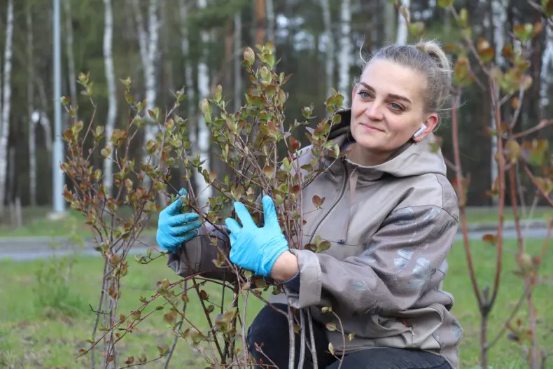 В Октябрьском проходит республиканский субботник. - 5360349471879
