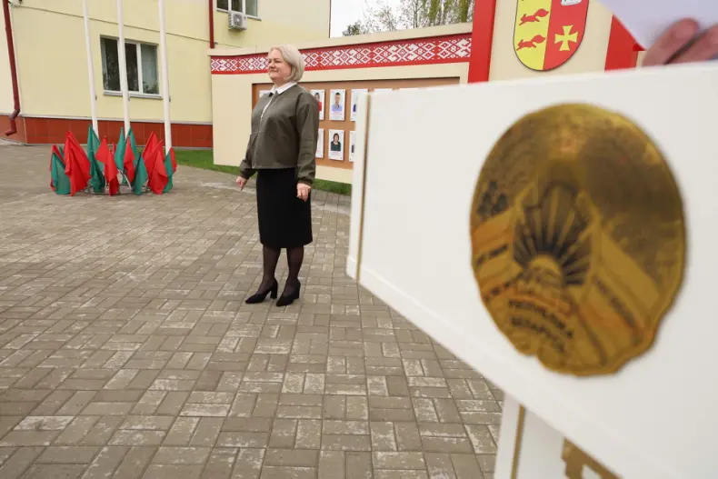 В Октябрьском в Праздник труда  открылась обновленная Доска почета. - 5360483380871