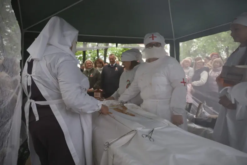 Празднование Дня Победы в Октябрьском продолжилось в городском сквере. - 5360575694983