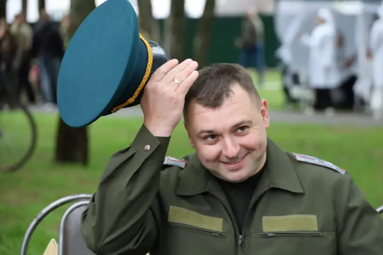 Празднование Дня Победы в Октябрьском продолжилось в городском сквере. - 5360575646343
