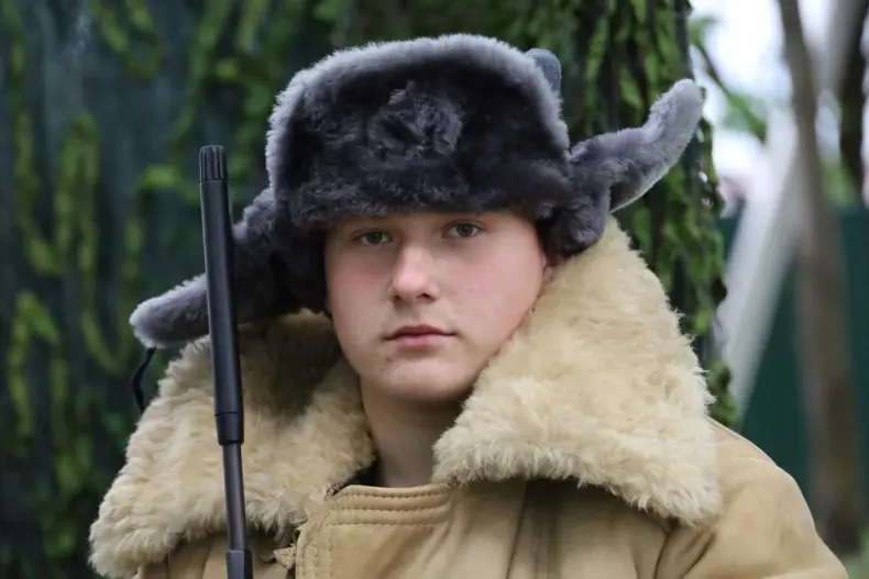 Празднование Дня Победы в Октябрьском продолжилось в городском сквере. - 5360575647623