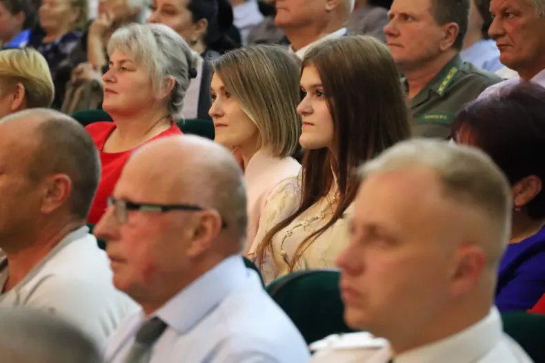 Юбилейную дату – 60-летие масштабно и празднично отметил Октябрьский районный отдел внутренних дел. - 5361601840263