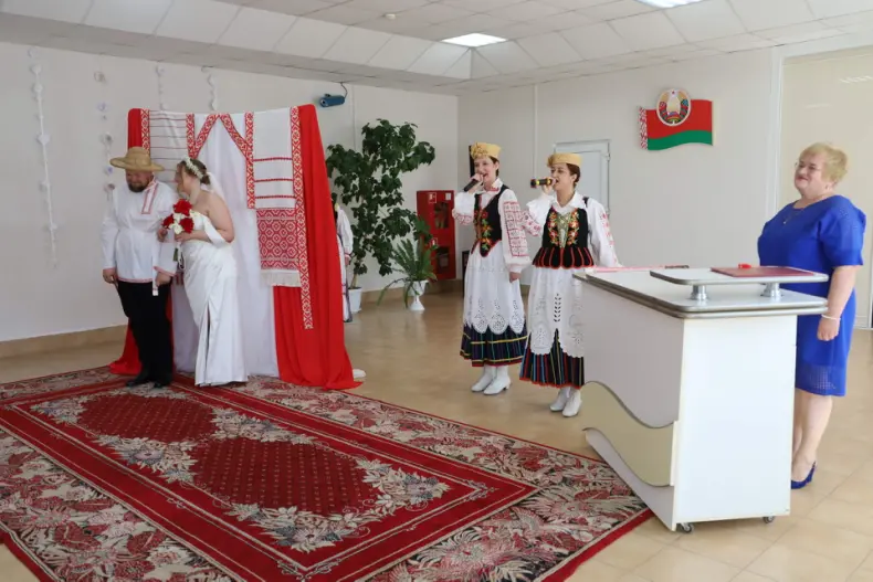Сегодня в Октябрьском стало на одну семью больше. - 5361609806727