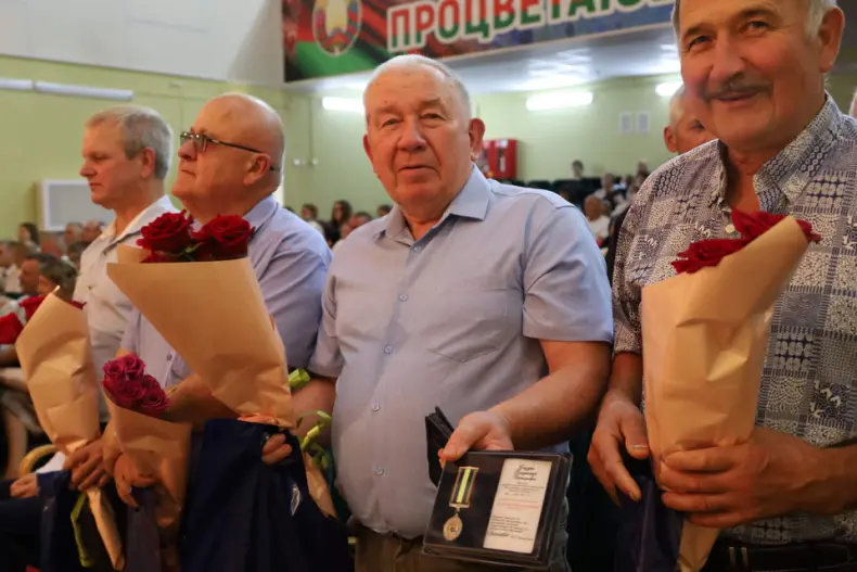 Юбилейную дату – 60-летие масштабно и празднично отметил Октябрьский районный отдел внутренних дел. - 5361601937543
