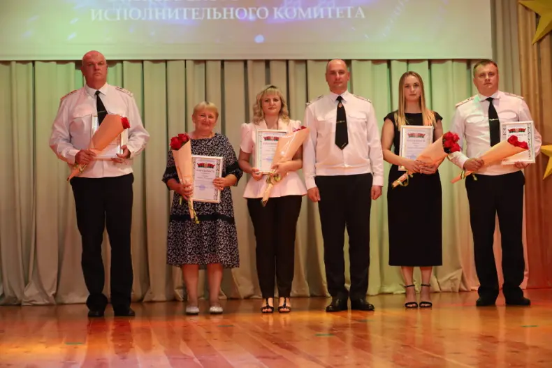 Юбилейную дату – 60-летие масштабно и празднично отметил Октябрьский районный отдел внутренних дел. - 5361601888135