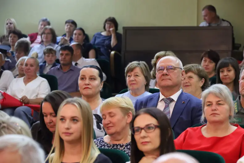 Юбилейную дату – 60-летие масштабно и празднично отметил Октябрьский районный отдел внутренних дел. - 5361601839495