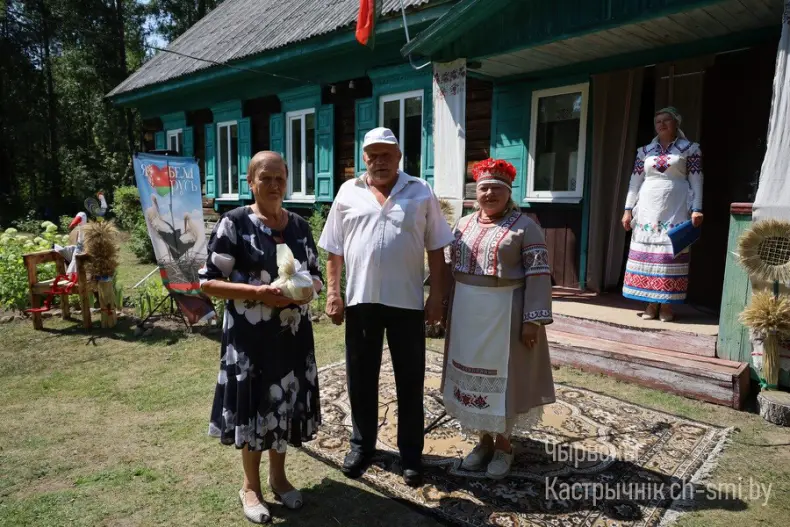 Сегодня в первый день августа поселок  Ратмиров празднует День деревни (фоторепортаж) - 5361470241671