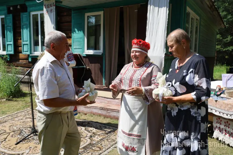 Сегодня в первый день августа поселок  Ратмиров празднует День деревни (фоторепортаж) - 5361470242439