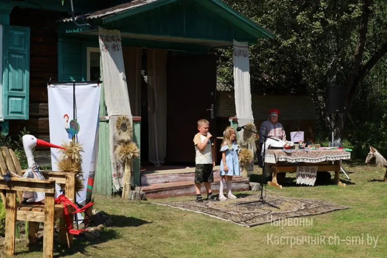 Сегодня в первый день августа поселок  Ратмиров празднует День деревни (фоторепортаж) - 5361470241159