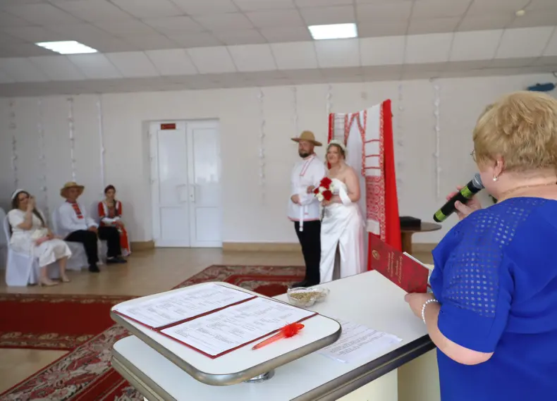 Сегодня в Октябрьском стало на одну семью больше. - 5361609831559