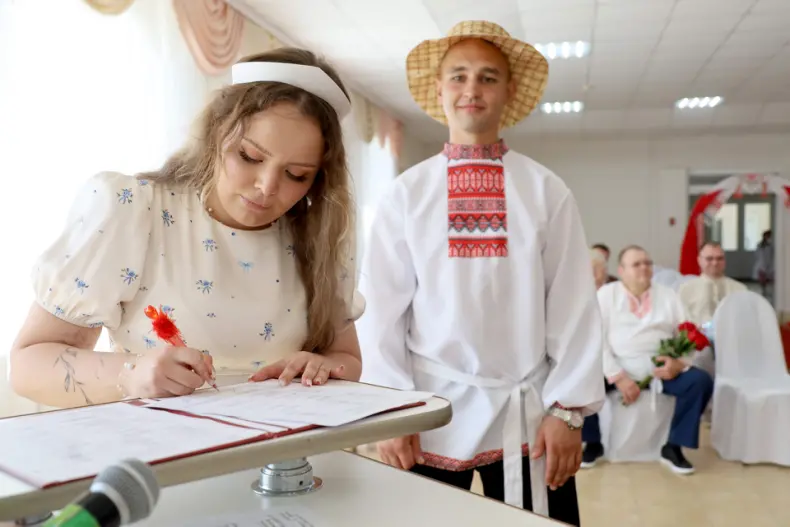 Сегодня в Октябрьском стало на одну семью больше. - 5361609473415