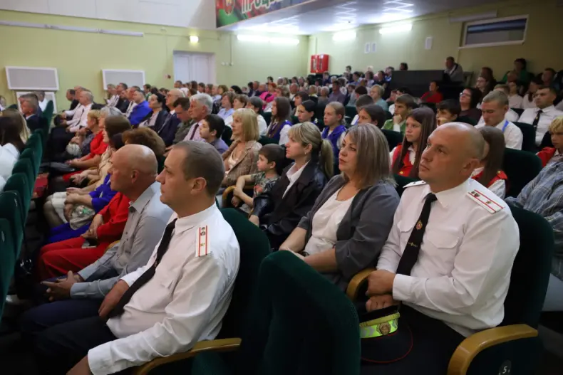 Юбилейную дату – 60-летие масштабно и празднично отметил Октябрьский районный отдел внутренних дел. - 5361601840775